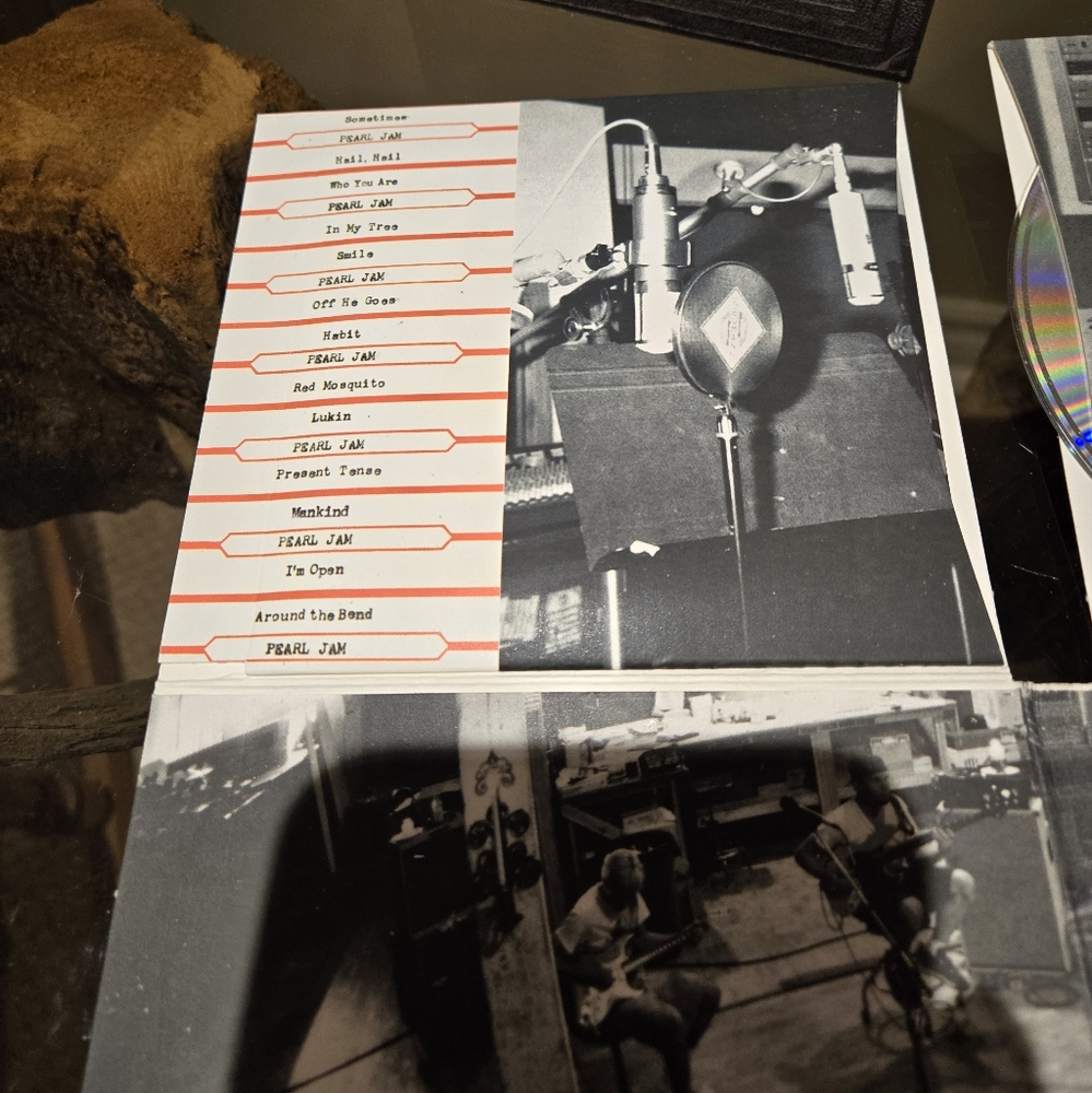 Pearl Jam cd pkg. - Picture 4 of 4